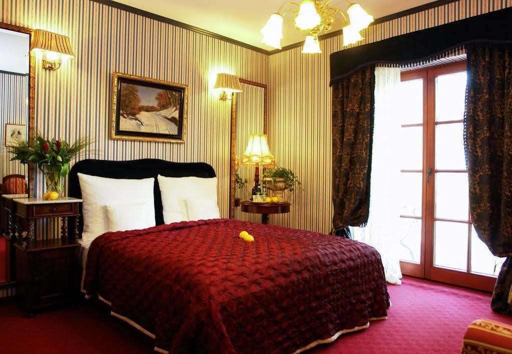 Dwor Giemzow Hotel - Autostrada A1 Лодзь Экстерьер фото